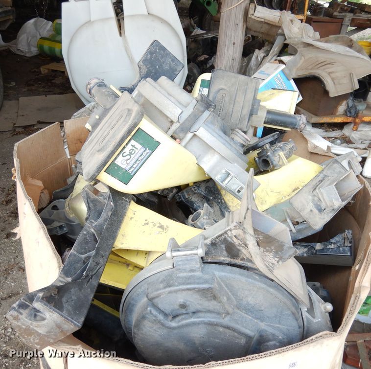 image for item IW9919 (16) Precision Planting eSet seed meters