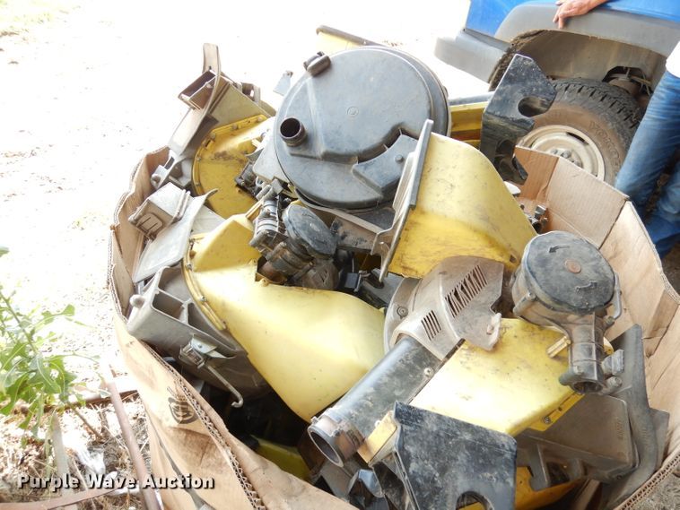 image for item IW9919 (16) Precision Planting eSet seed meters