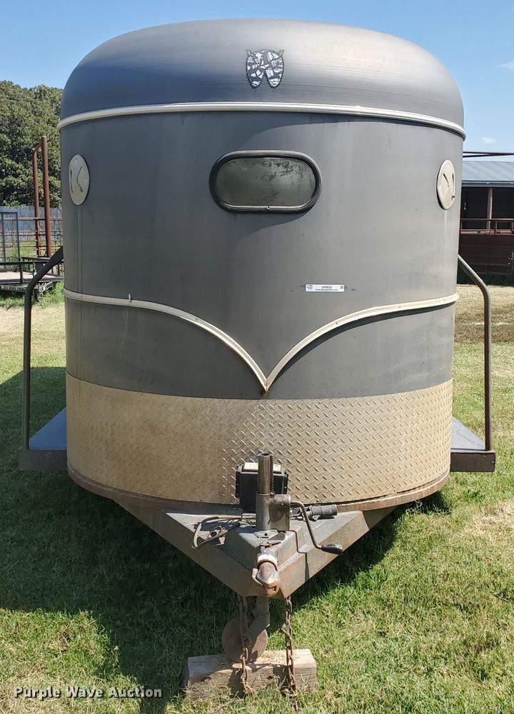 image for item JM9632 2002 WW  livestock trailer