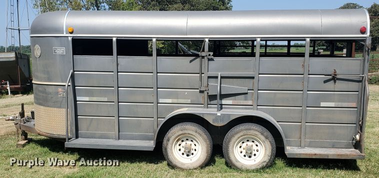 image for item JM9632 2002 WW  livestock trailer