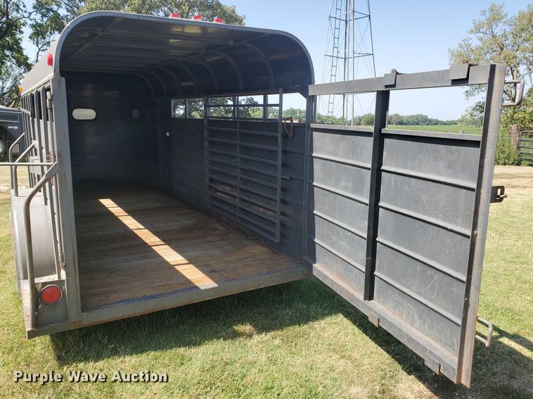 image for item JM9632 2002 WW  livestock trailer