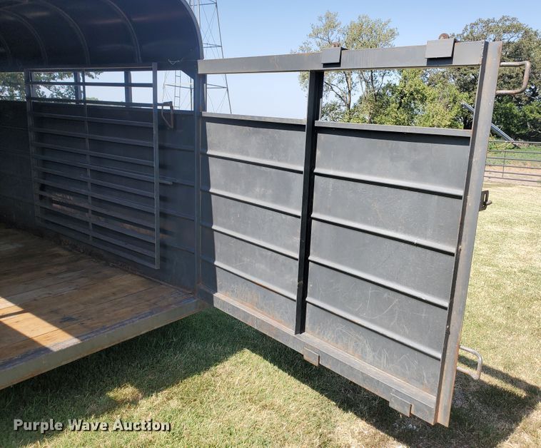 image for item JM9632 2002 WW  livestock trailer
