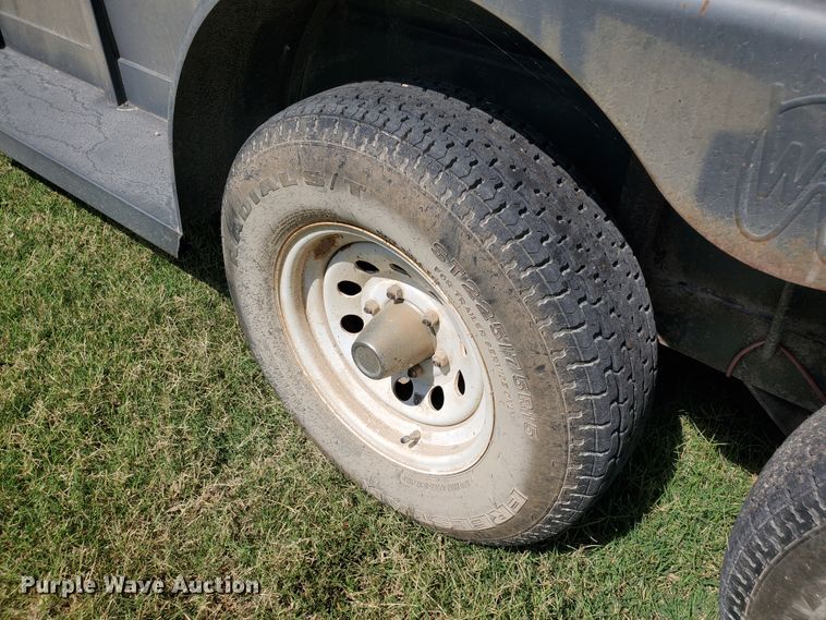 image for item JM9632 2002 WW  livestock trailer