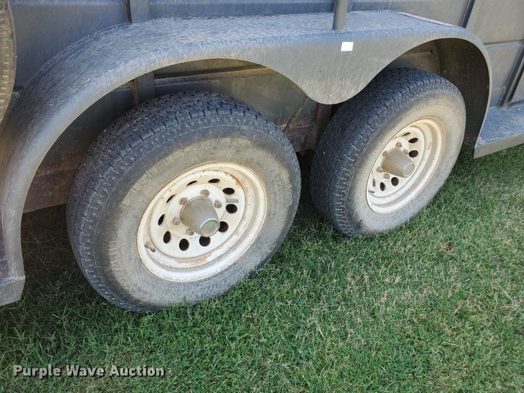image for item JM9632 2002 WW  livestock trailer