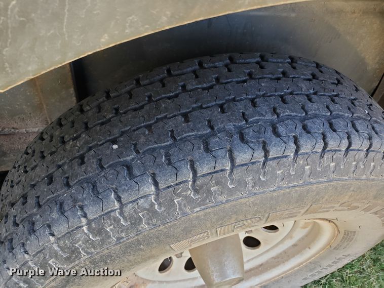 image for item JM9632 2002 WW  livestock trailer