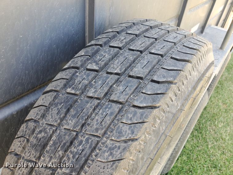 image for item JM9632 2002 WW  livestock trailer