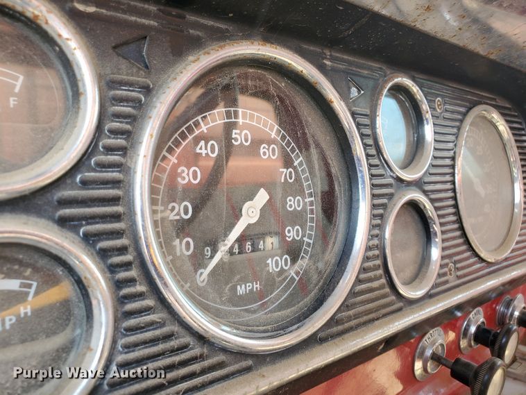 image for item JM9691 1976 Ford F700  grain truck