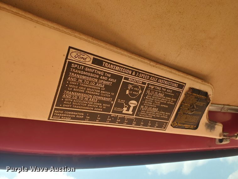 image for item JM9691 1976 Ford F700  grain truck
