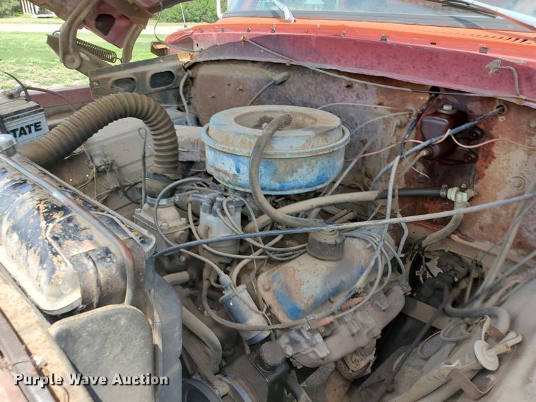 image for item JM9691 1976 Ford F700  grain truck