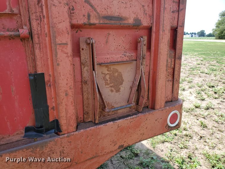 image for item JM9691 1976 Ford F700  grain truck