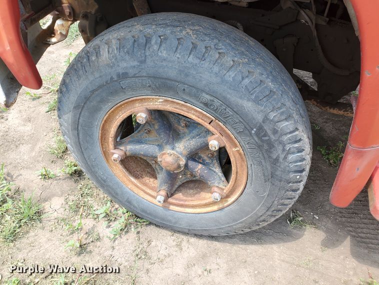 image for item JM9691 1976 Ford F700  grain truck