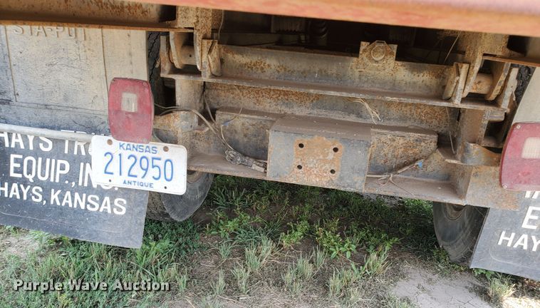 image for item JM9691 1976 Ford F700  grain truck