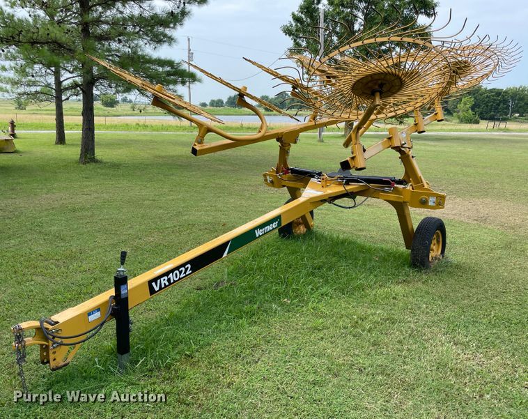 image for item KK9595 Vermeer VR1022  hay rake