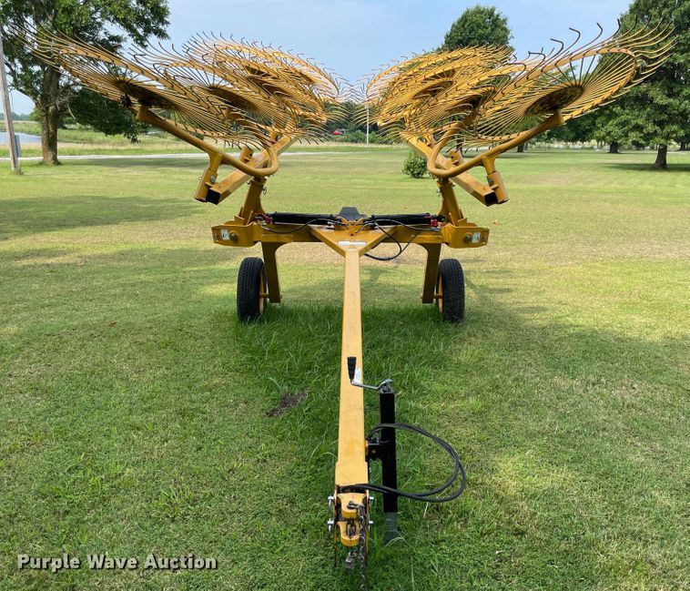 image for item KK9595 Vermeer VR1022  hay rake