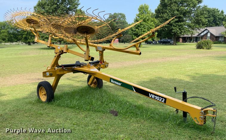 image for item KK9595 Vermeer VR1022  hay rake