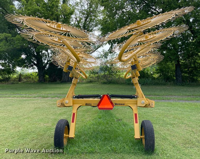 image for item KK9595 Vermeer VR1022  hay rake