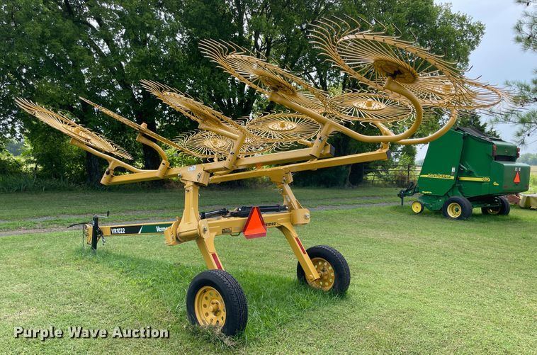 image for item KK9595 Vermeer VR1022  hay rake