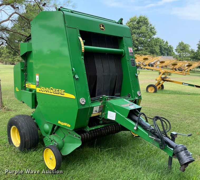 image for item KK9596 2005 John Deere 457  round baler