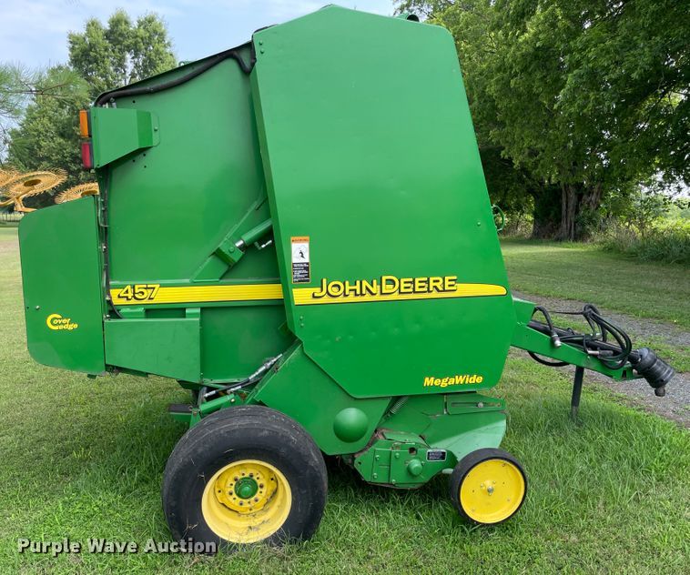 image for item KK9596 2005 John Deere 457  round baler