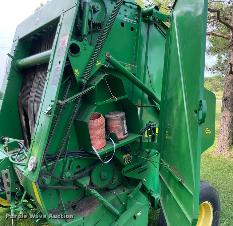 image for item KK9596 2005 John Deere 457  round baler