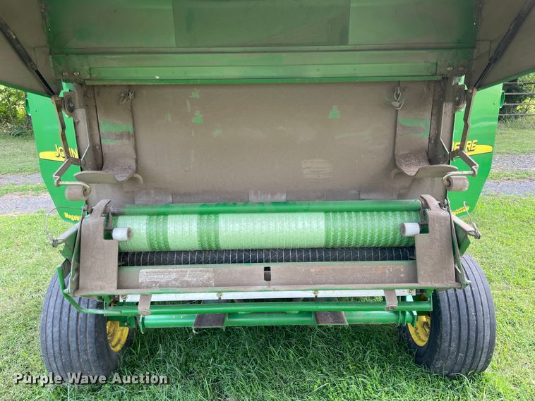 image for item KK9596 2005 John Deere 457  round baler