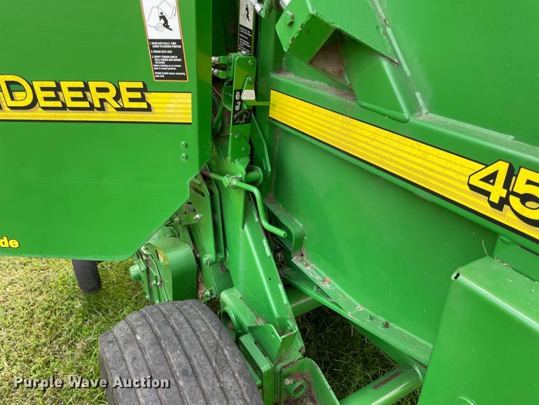 image for item KK9596 2005 John Deere 457  round baler