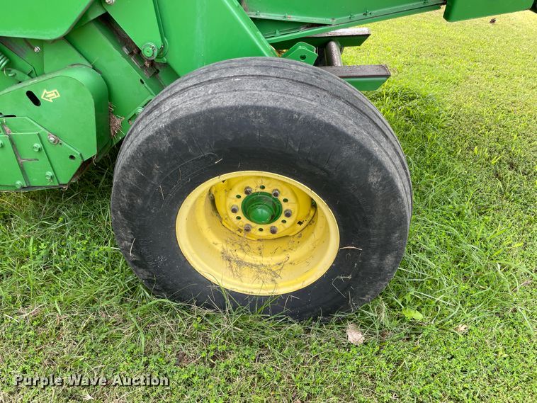 image for item KK9596 2005 John Deere 457  round baler