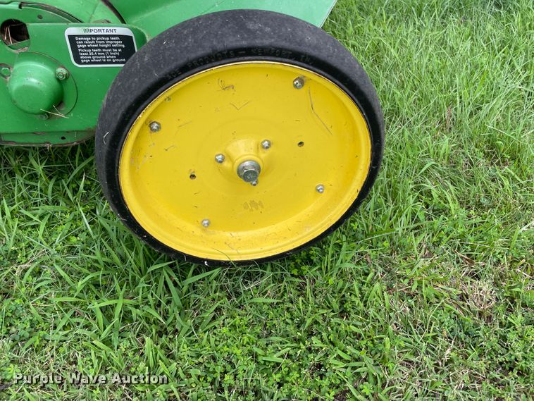 image for item KK9596 2005 John Deere 457  round baler
