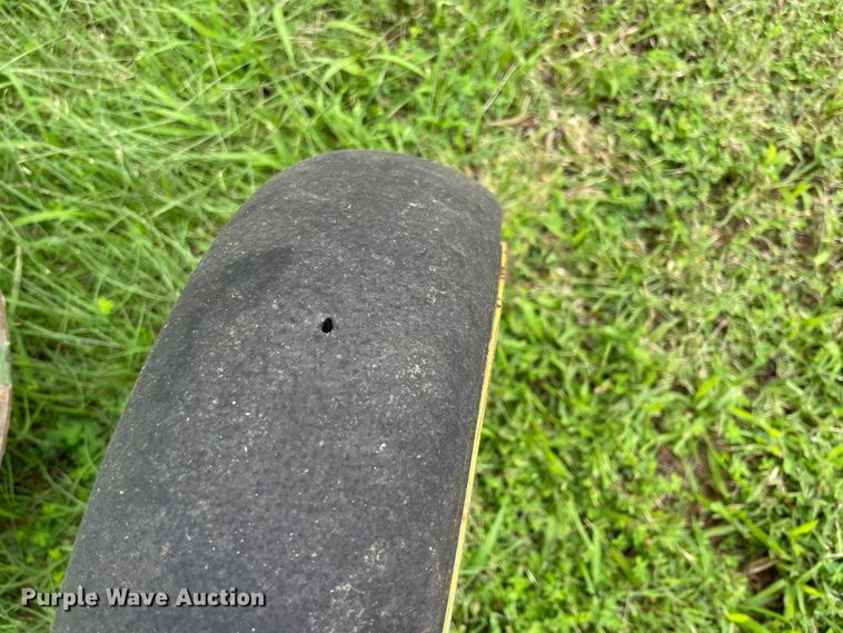 image for item KK9596 2005 John Deere 457  round baler