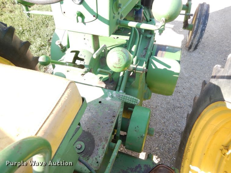 image for item KU9533 1953 John Deere 70  tractor