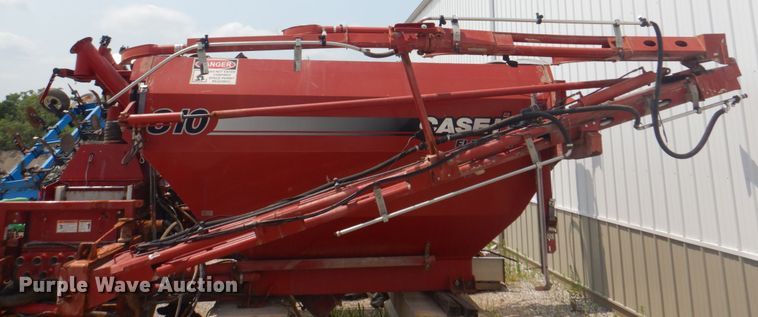 image for item KW9948 Case IH 810  dry fertilizer spreader bed