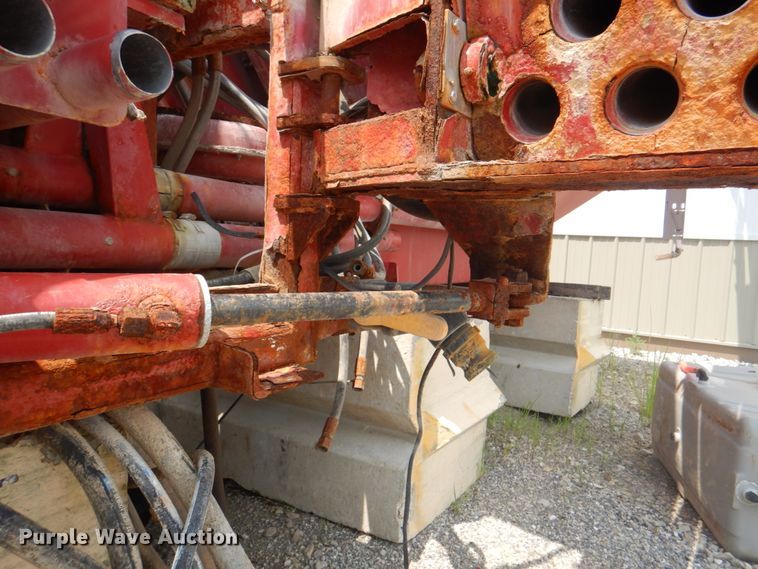 image for item KW9948 Case IH 810  dry fertilizer spreader bed