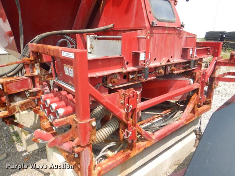 image for item KW9948 Case IH 810  dry fertilizer spreader bed