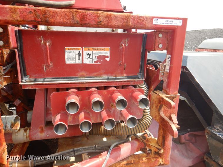 image for item KW9948 Case IH 810  dry fertilizer spreader bed