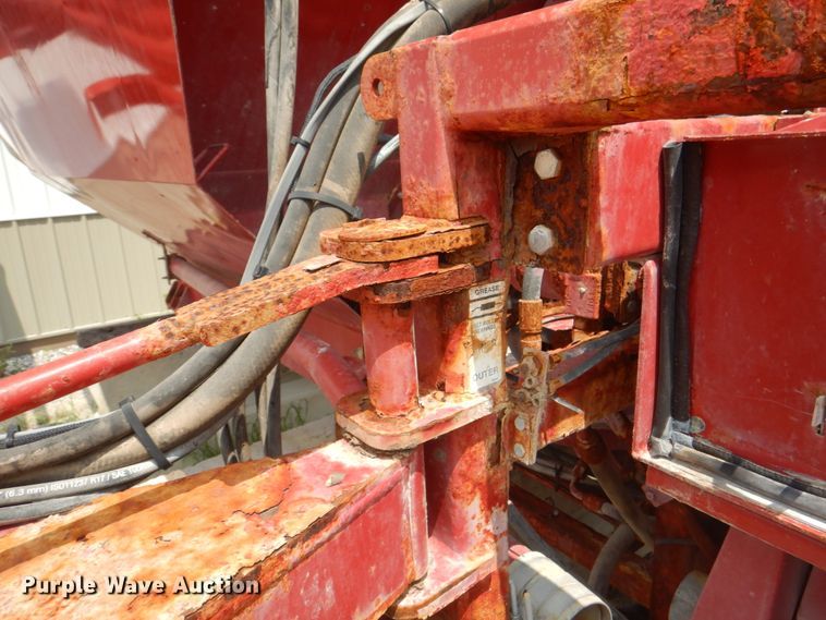 image for item KW9948 Case IH 810  dry fertilizer spreader bed