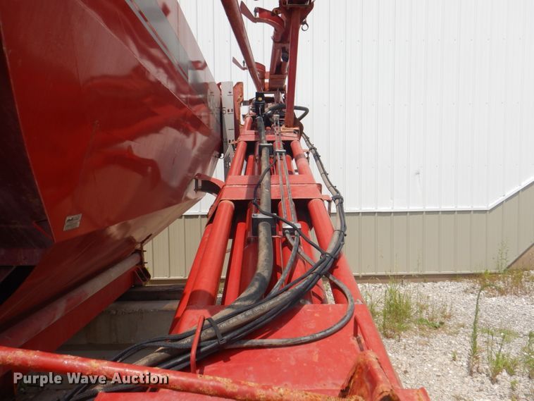 image for item KW9948 Case IH 810  dry fertilizer spreader bed