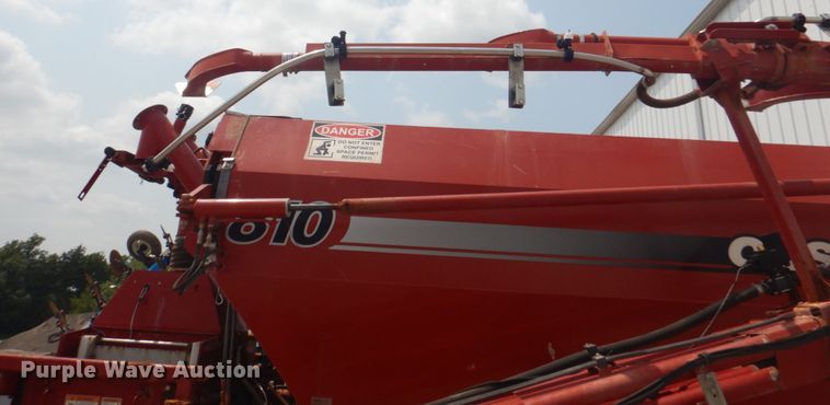 image for item KW9948 Case IH 810  dry fertilizer spreader bed