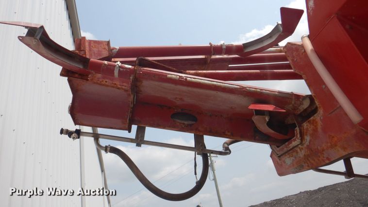 image for item KW9948 Case IH 810  dry fertilizer spreader bed