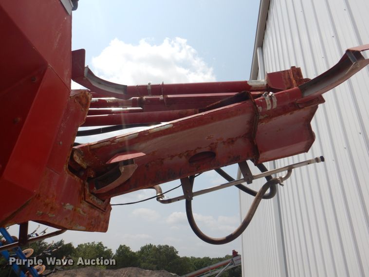 image for item KW9948 Case IH 810  dry fertilizer spreader bed