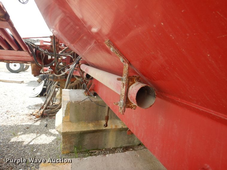 image for item KW9948 Case IH 810  dry fertilizer spreader bed