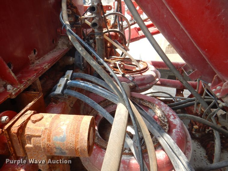 image for item KW9948 Case IH 810  dry fertilizer spreader bed