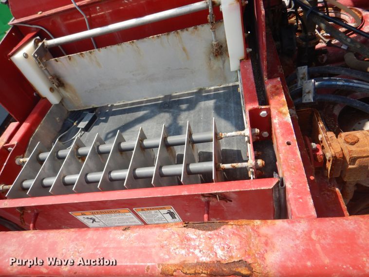 image for item KW9948 Case IH 810  dry fertilizer spreader bed