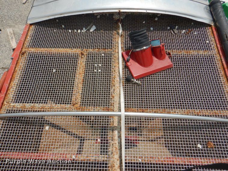 image for item KW9948 Case IH 810  dry fertilizer spreader bed