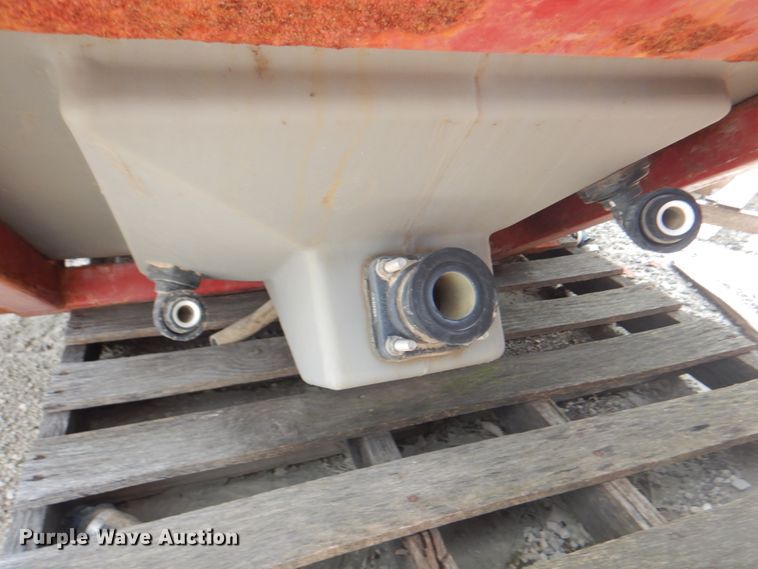 image for item KW9948 Case IH 810  dry fertilizer spreader bed