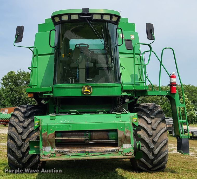 image for item L1297 2004 John Deere 9660 STS  RWA combine