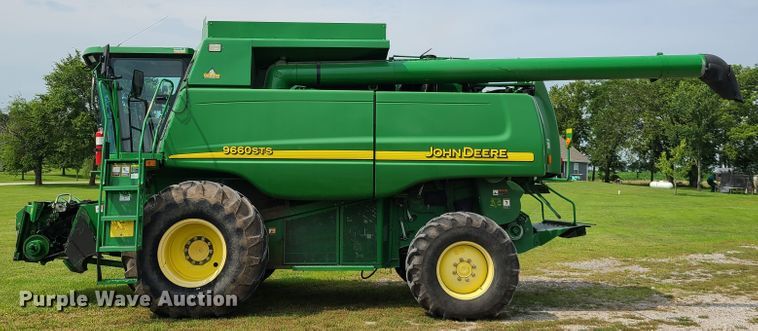image for item L1297 2004 John Deere 9660 STS  RWA combine
