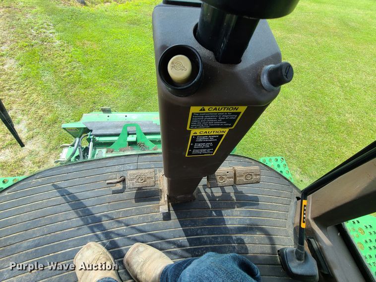 image for item L1297 2004 John Deere 9660 STS  RWA combine