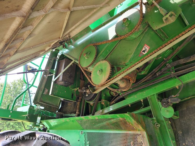 image for item L1297 2004 John Deere 9660 STS  RWA combine