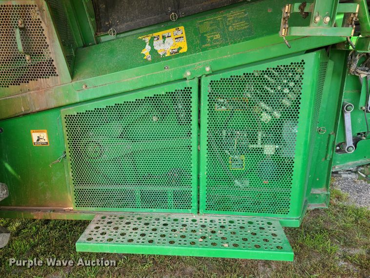 image for item L1297 2004 John Deere 9660 STS  RWA combine