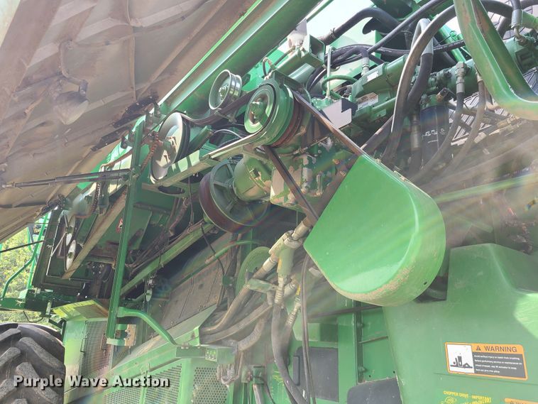 image for item L1297 2004 John Deere 9660 STS  RWA combine